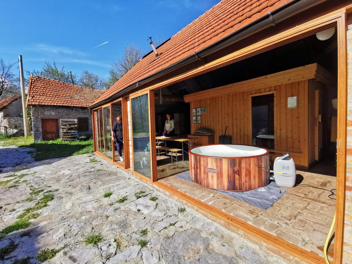 Sokol - Secret Forest House Gračac Eksteriør bilde