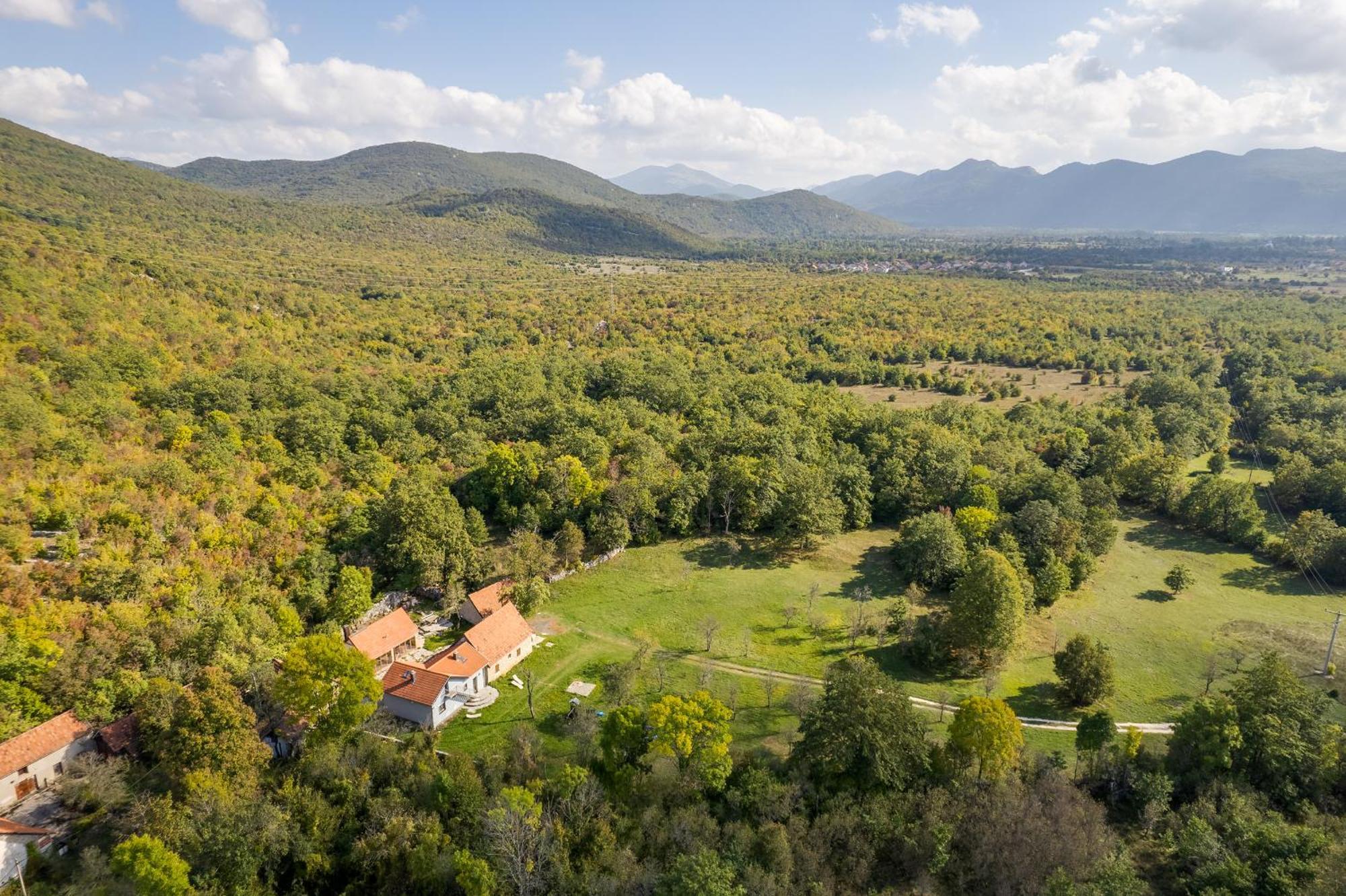 Sokol - Secret Forest House Gračac Eksteriør bilde