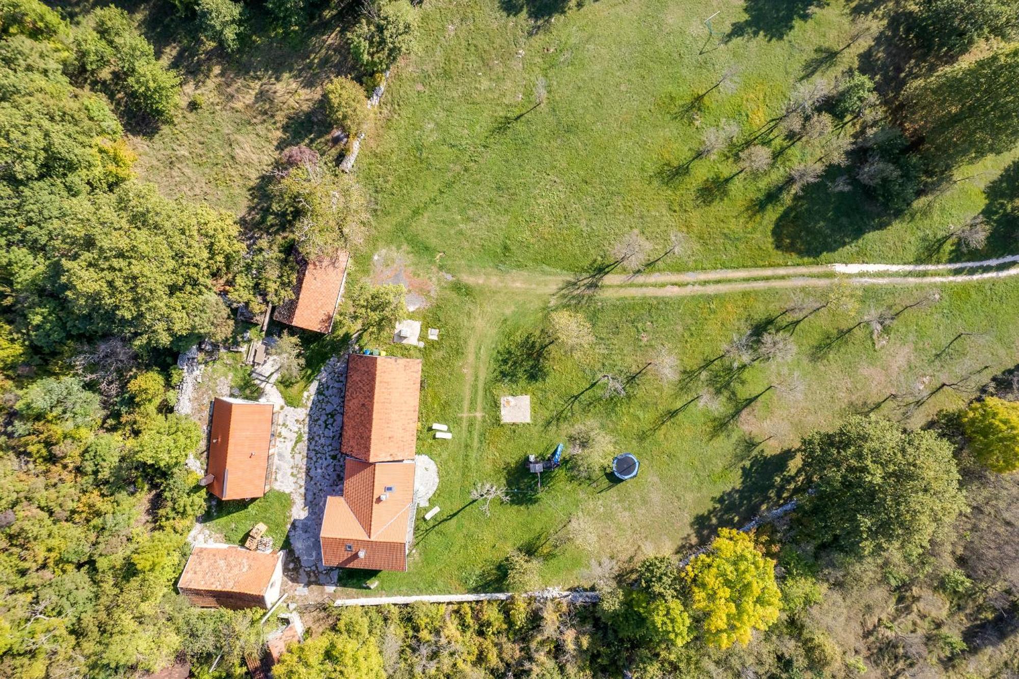Sokol - Secret Forest House Gračac Eksteriør bilde